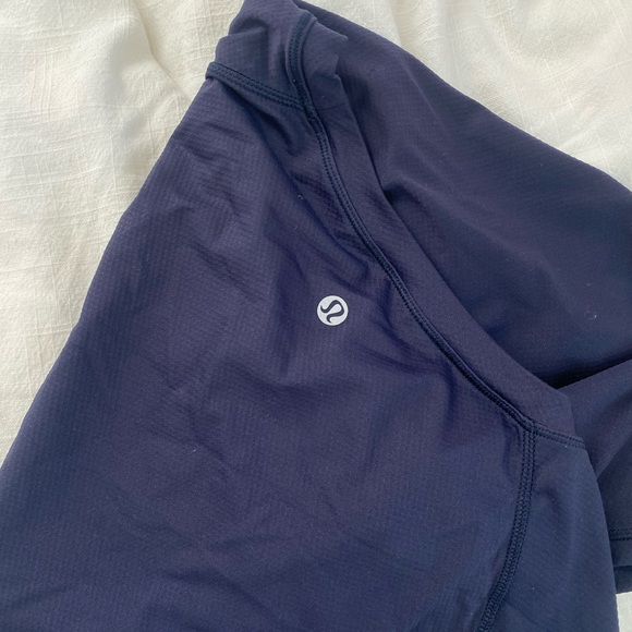navy lululemon shirt - Picture 2 of 2